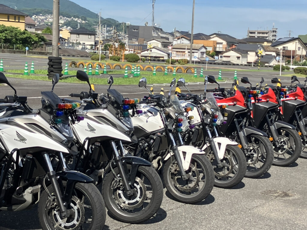 ガソリン高騰に伴い自動二輪（以降、バイクと表示）の免許を取得する方が多くなってきました。